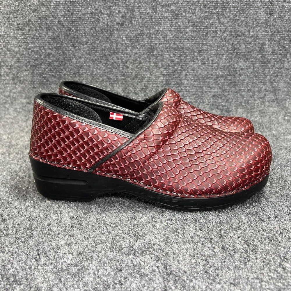 Comfort Work Clog in Burgundy Red